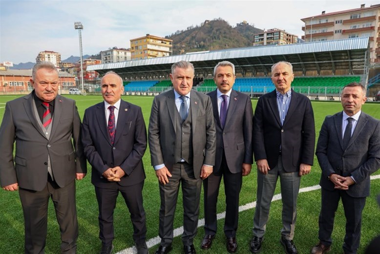 Gençliğin ve sporun geleceği için durmaksızın çalışıyoruz