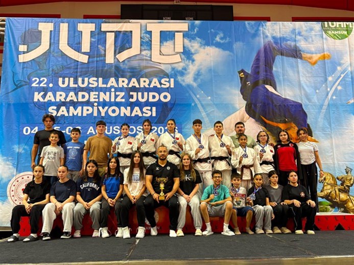 RİZELİ JUDOCULAR SAMSUN’DA MADALYALARA DAMGA VURDU
