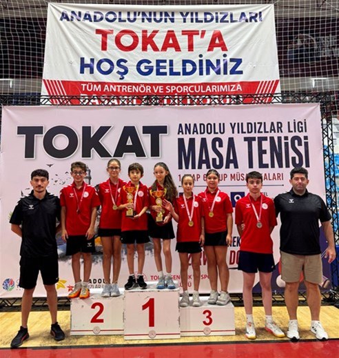 ANALİG MASA TENİSİ’NDE RİZE RÜZGÂRI